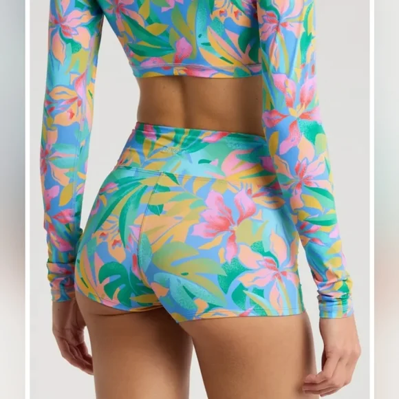 Billabong Tropic Daze Cropped Rashguard & Marina High Waist Surf Shorts Set - Picture 8 of 15